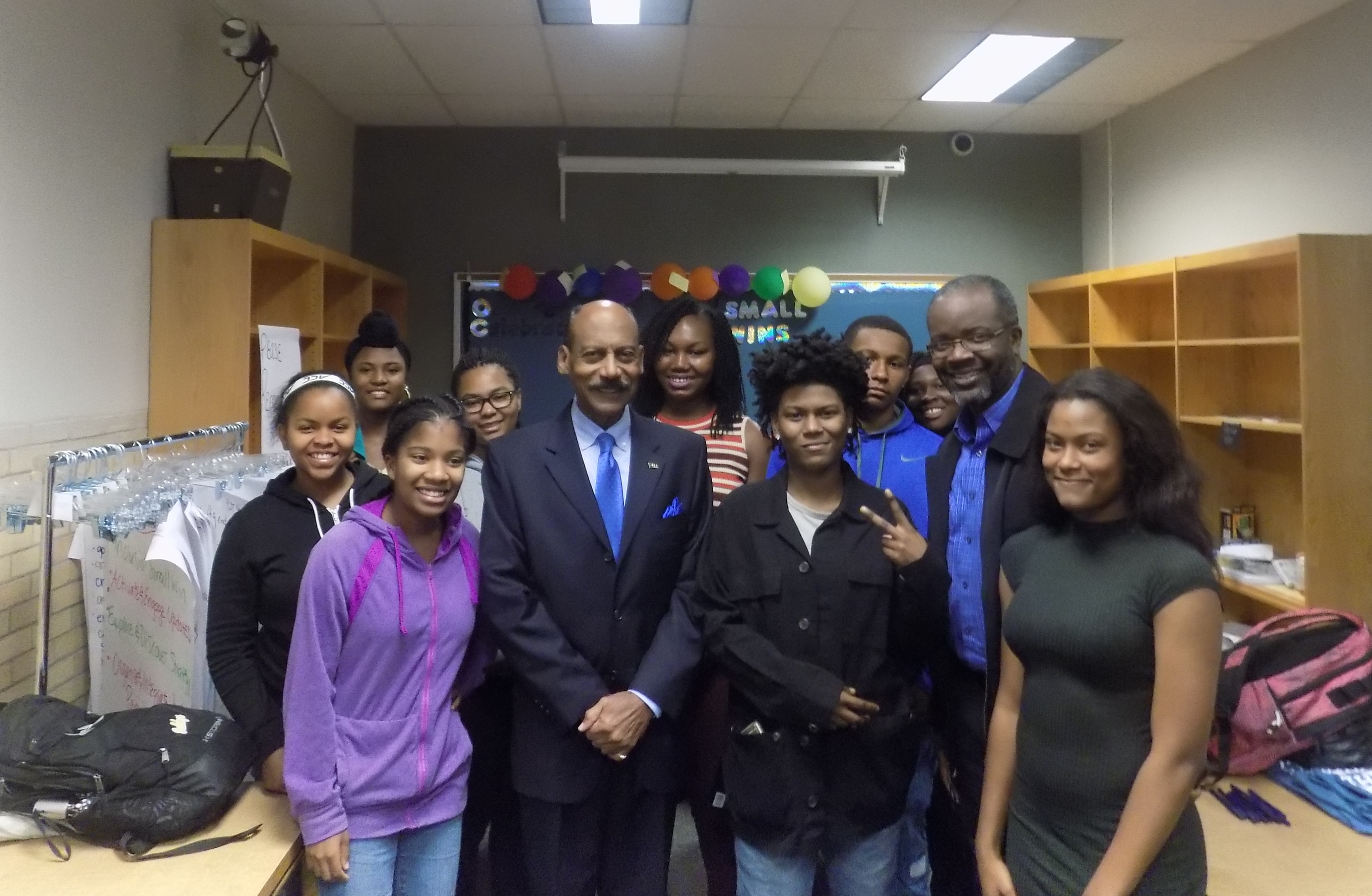 Dean Davis with Vice Provost Wallace and a group of Westinghouse High School students